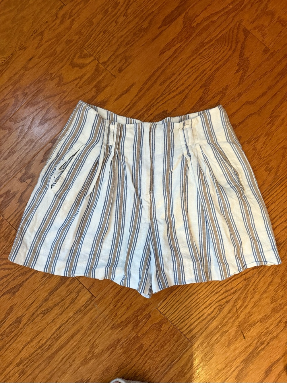 A Loves A Blue, Tan & White Striped High Waist Linen Blend Shorts Size 4 GUC
